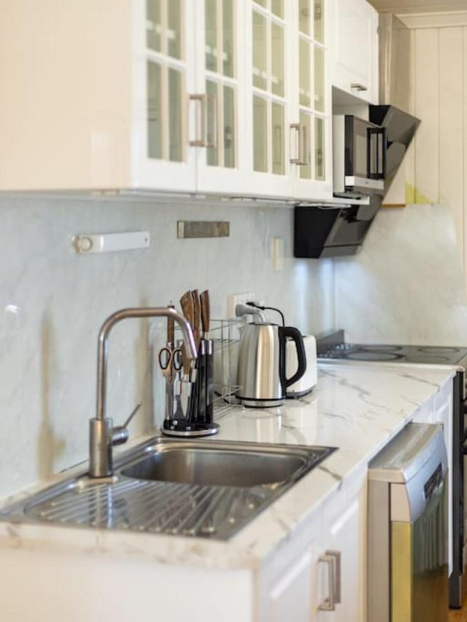 Family Friendly Cozy 4br House At Annerley *