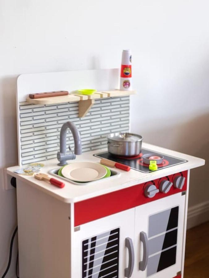 Family Friendly Cozy 4br House At Annerley