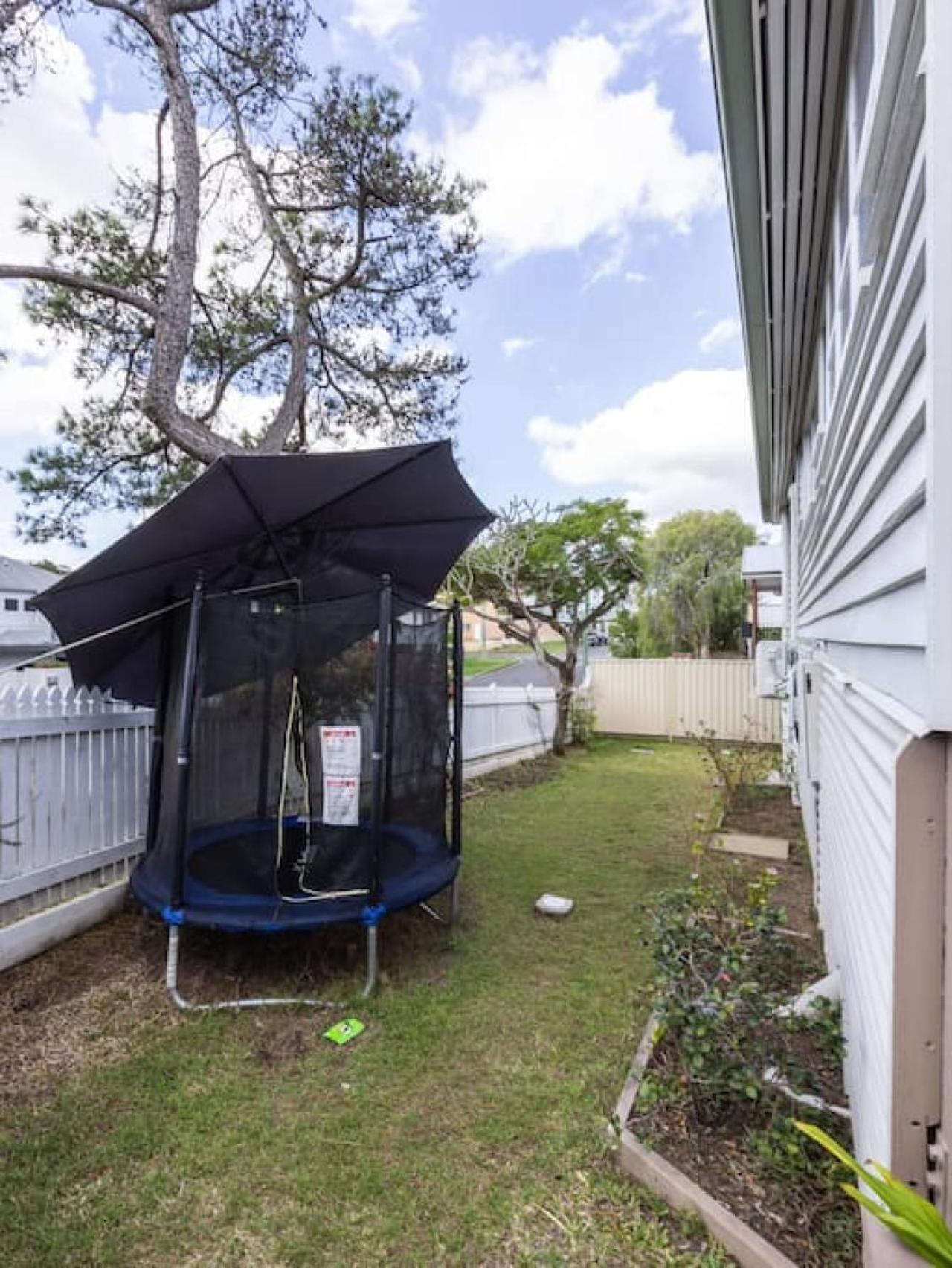 Holiday home Family Friendly Cozy 4br House At Annerley *